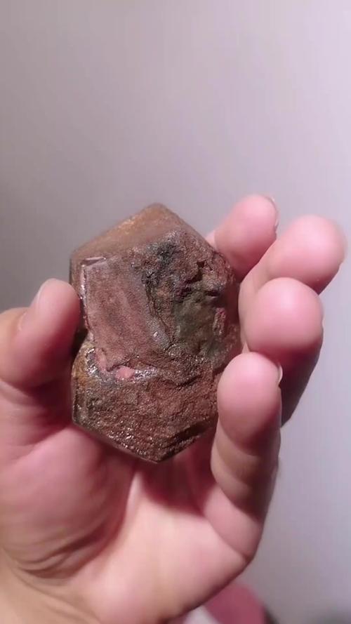 港彩二四六天天好資料和河邊撿石自燃致燒傷與河邊撿的石頭有輻射嗎